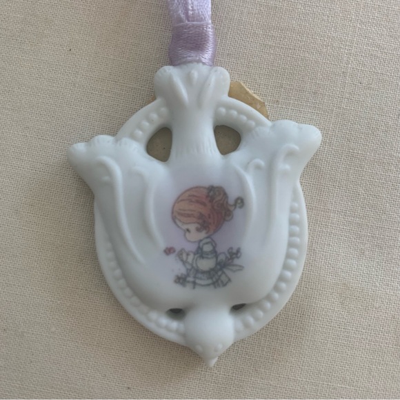 Enesco Precious Moments Porcelan Oraments with Ribbons Set of 5 - Picture 3 of 11